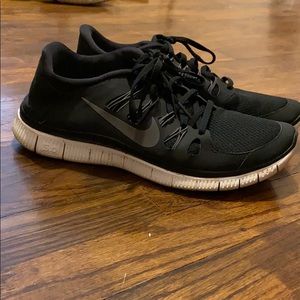 Nike Free Runs 9.5